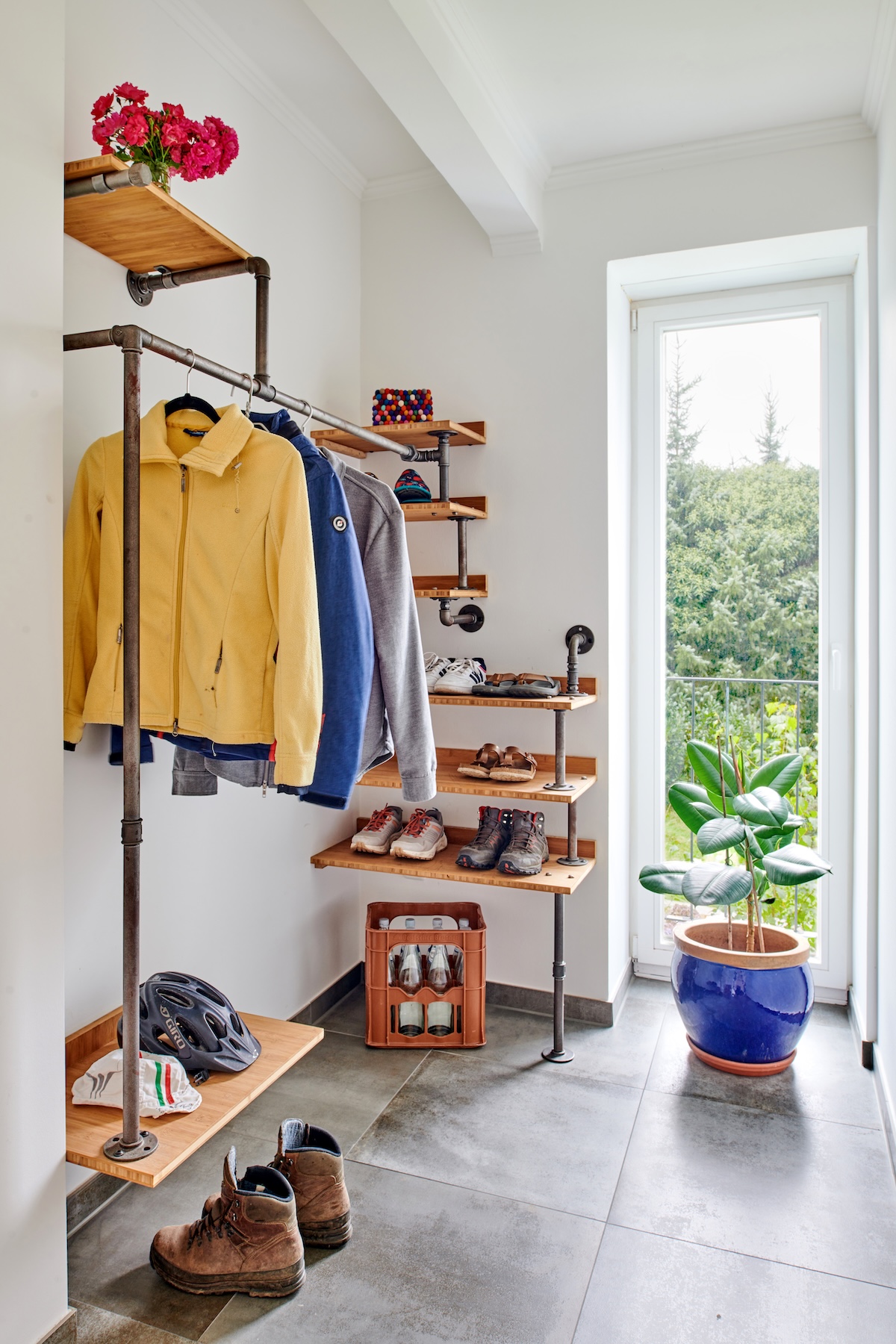 Individuelle_Garderobe_Rostoptik_Bambus_Deko